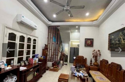 Cho thuê nhà nguyên căn 12tr ngõ 78,Giải Phóng, cạnh viện Tai Mũi họng TW, Đống Đa,Hà Nội